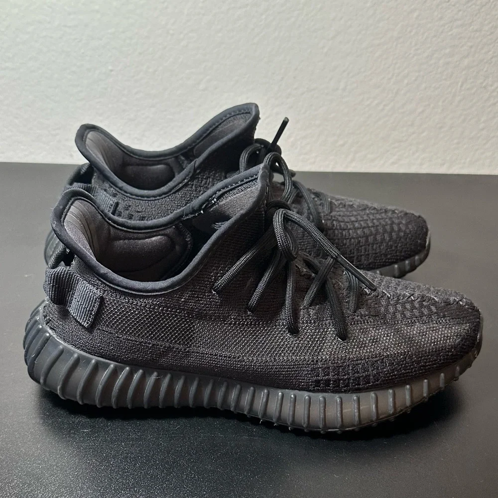Unisex Adidas YEEZY BOOST 350 V2